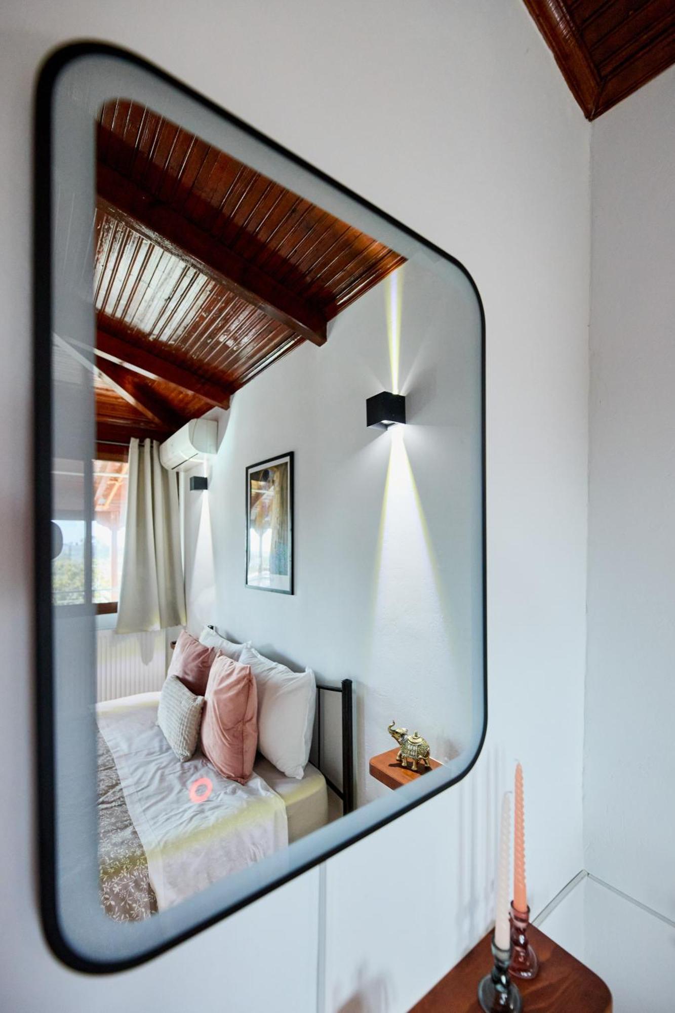Taki'S Attic Apartment Agios Ilias  Exterior photo